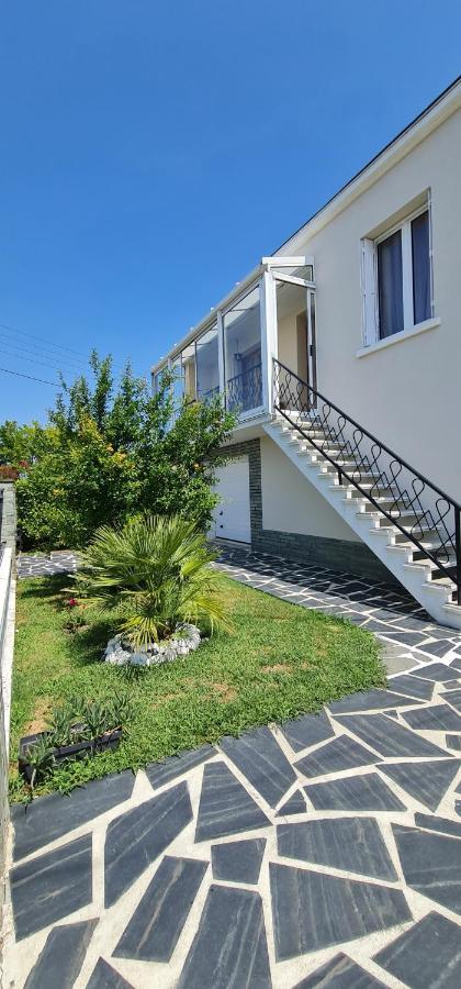 Belle Maison Avec Jardin Rdc T3 De 70M2 Vacances Ou Cure Thermale Rochefort Exterior foto